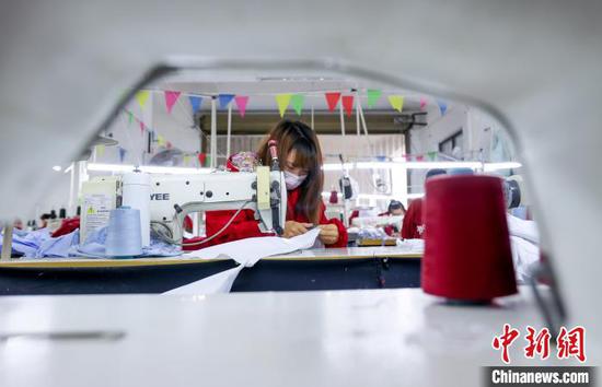 寶媽工廠 武漢女性的創(chuàng)業(yè)創(chuàng)新典范，工作帶娃兩不誤，訂單遠銷海外，旅游業(yè)務(wù)蓬勃發(fā)展